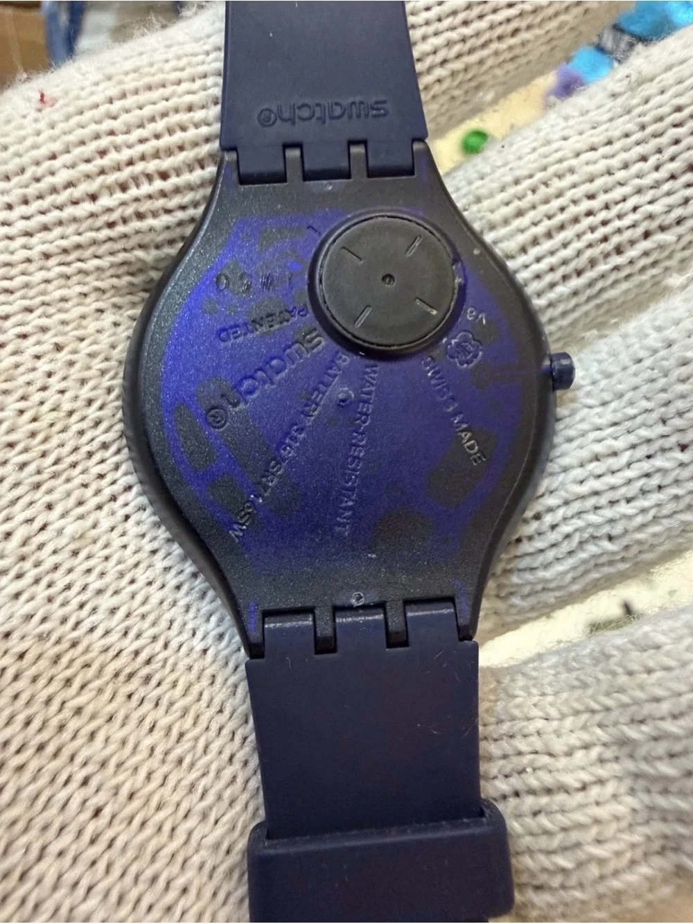 Swatch Skin Skindeep Ultra-Thin Navy Blue Dial Men's Watch SVUN107.